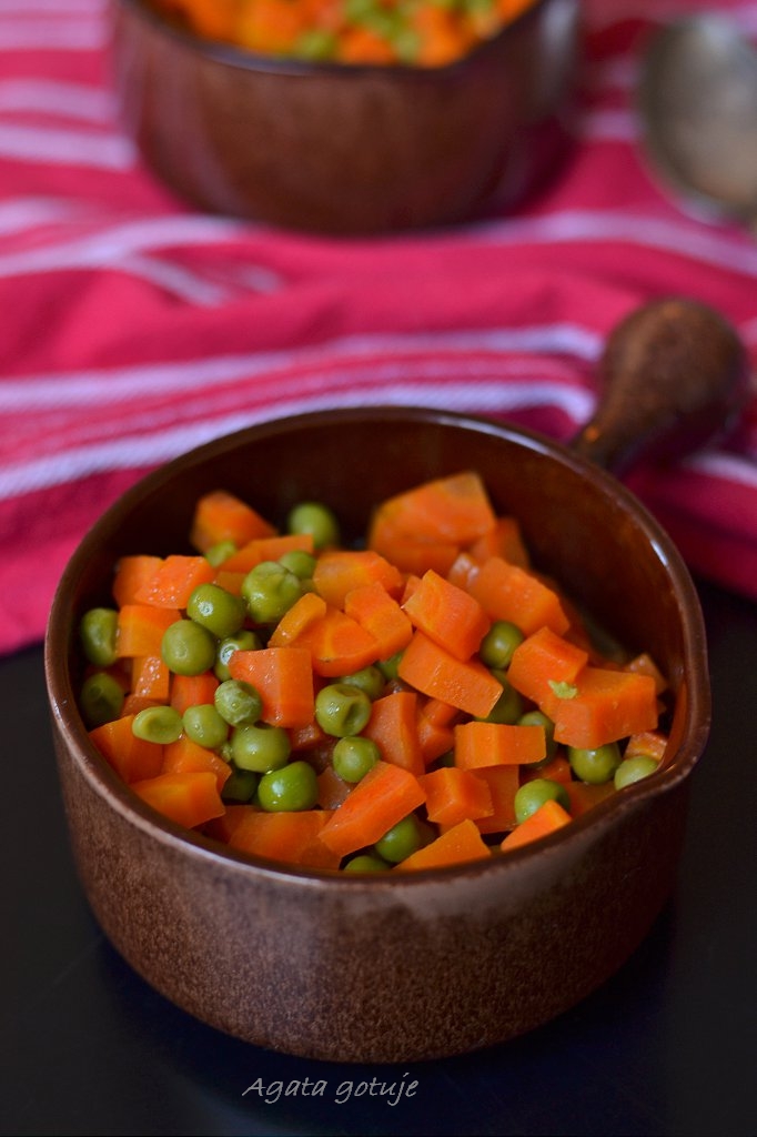 marchewka z groszkiem 02-1024