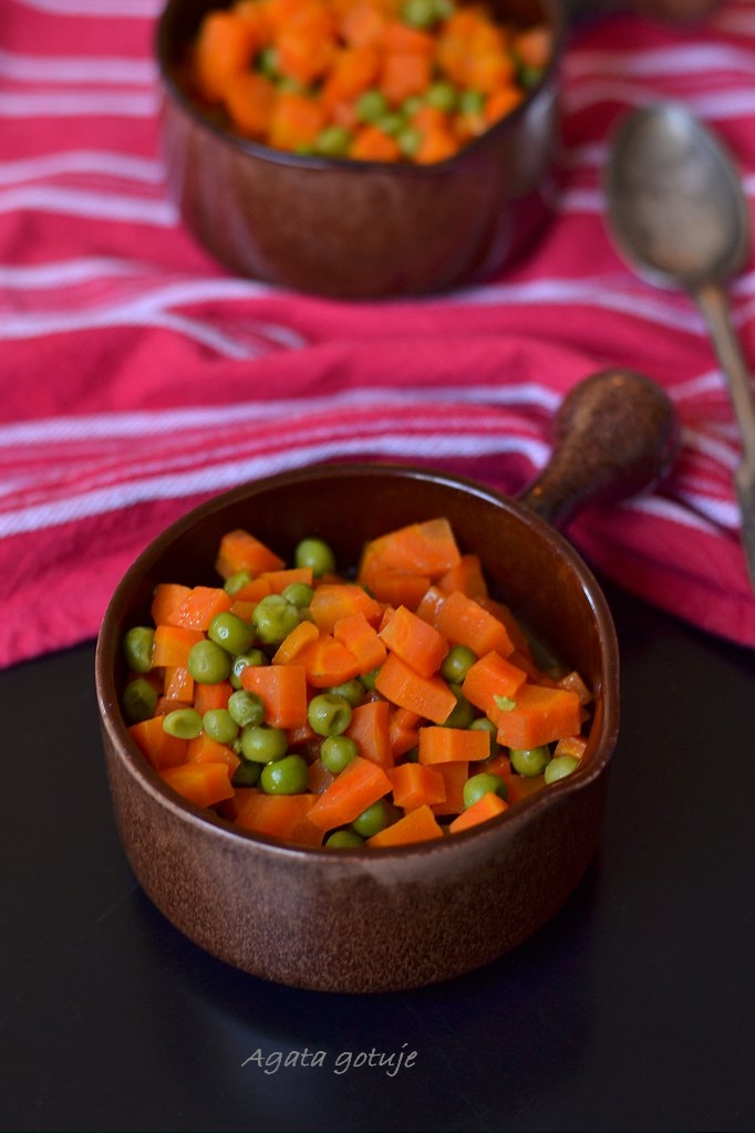 marchewka z groszkiem 03-1024