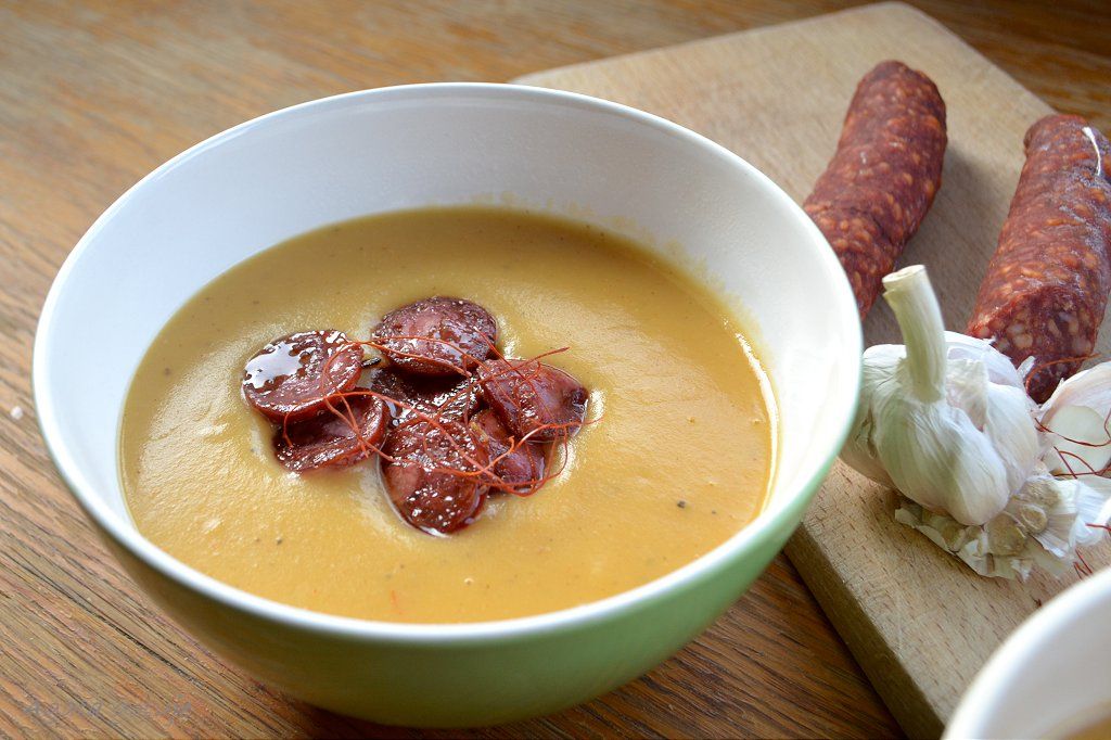 krem ziemniaczany z chorizo