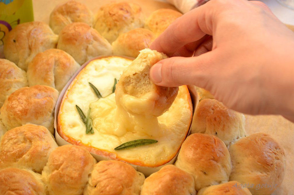 rozmarynowe bułeczki z serem