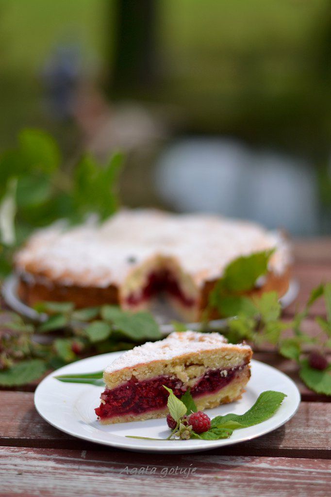 polkruche z malinami 05-1024