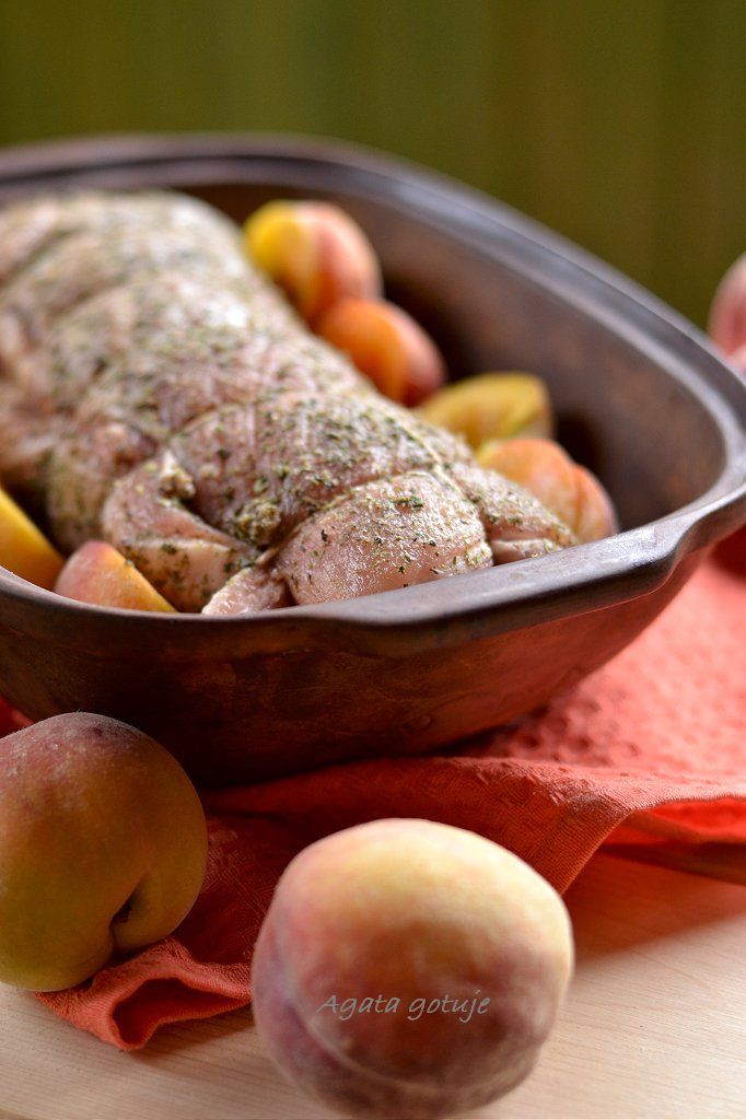 boczek pieczony z brzoskwiniami