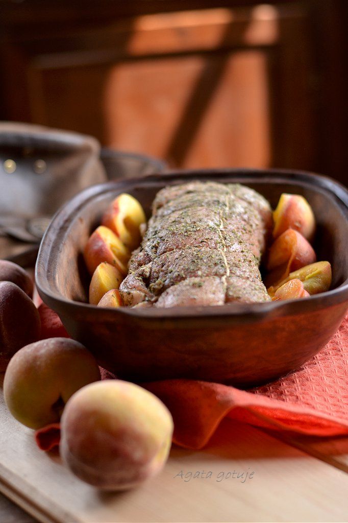 boczek pieczony z brzoskwiniami
