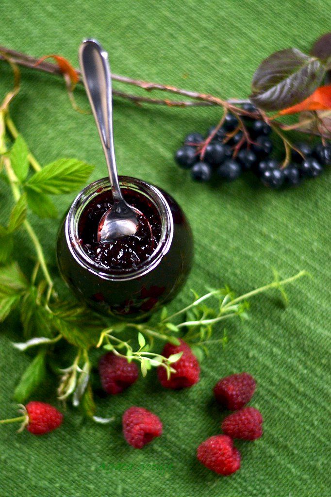 dzem z aronii i malin z tymiankiem 05-1024