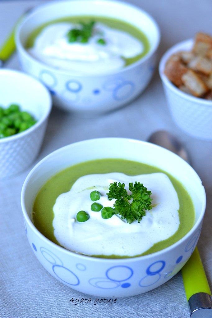 klasyczna zupa krem z groszku 01-1024