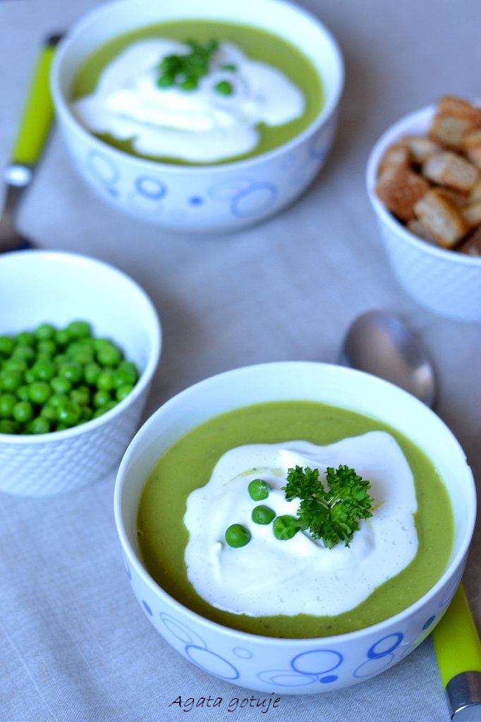 klasyczna zupa krem z groszku 02-1024