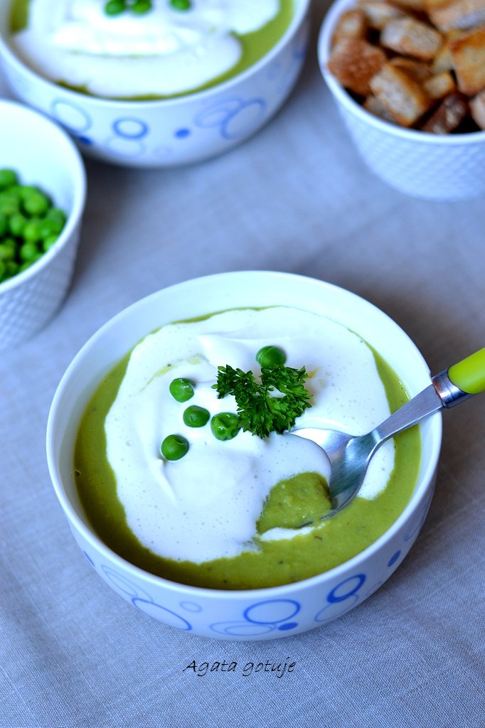 klasyczna zupa krem z groszku 03-1024