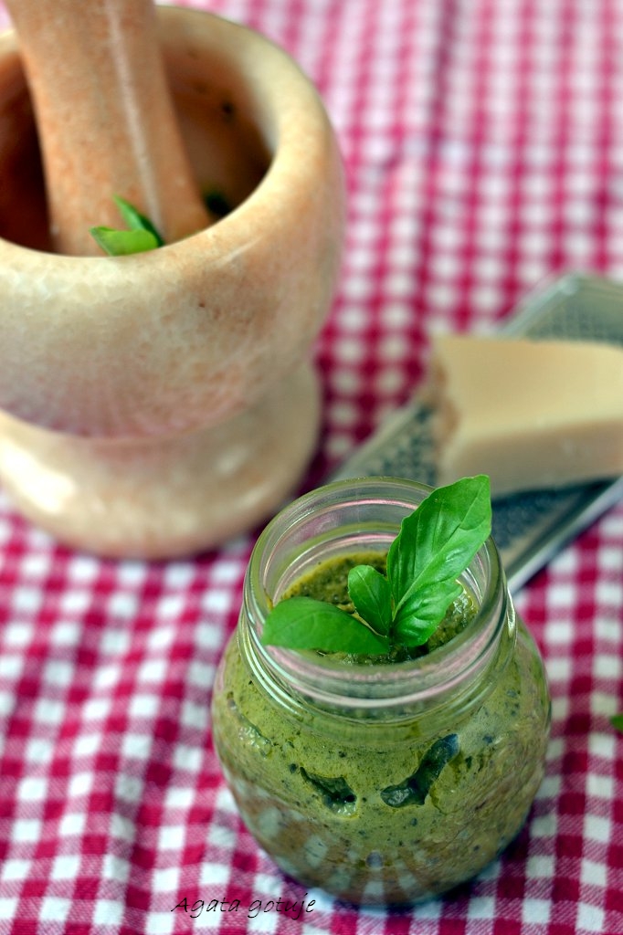 Genuenskie pesto z bazylii alla genovese 01-1024