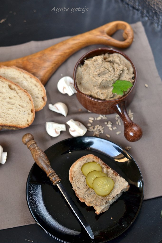 pasta do chleba ze slonecznika i pieczarek 03-1024