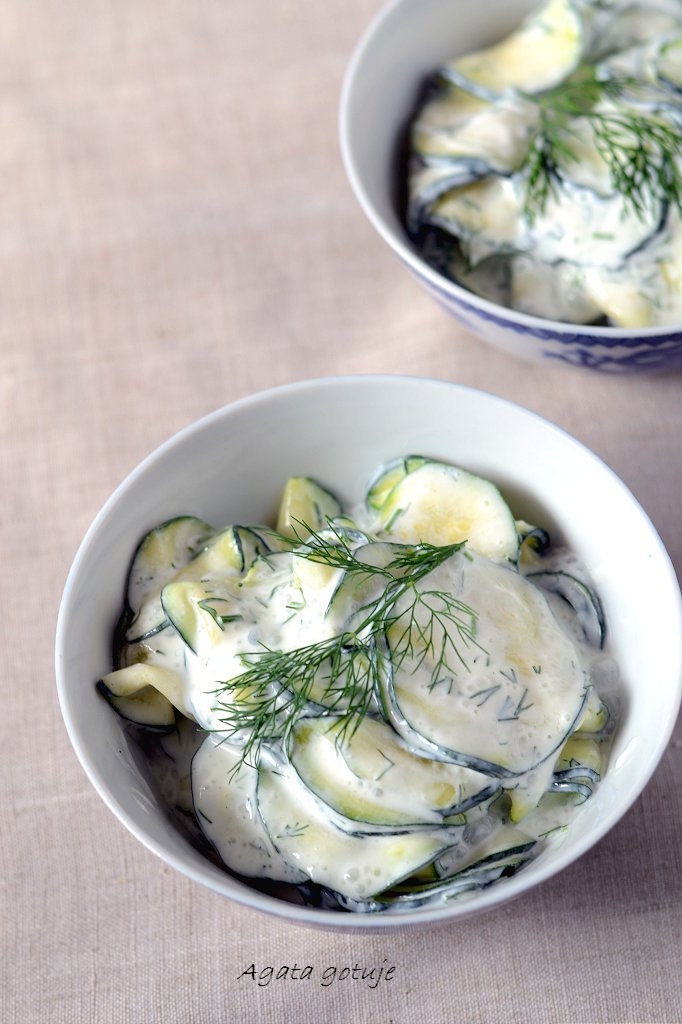 Mizeria z cukinii z koperkiem 02-1024