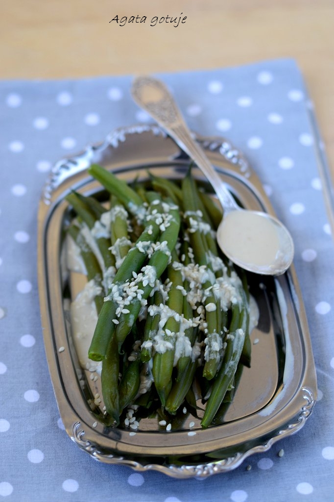 fasolka-szparagowa-z-sosem-tahini-02-1024