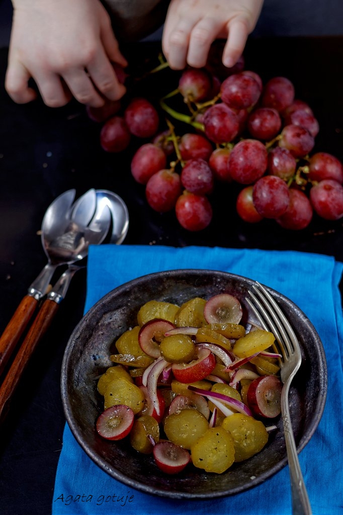 przepis na surówkę z kiszonych ogórków